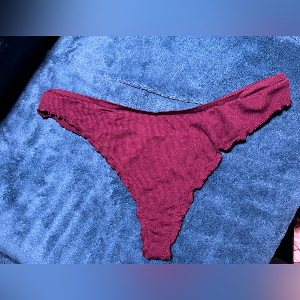 VS Thong